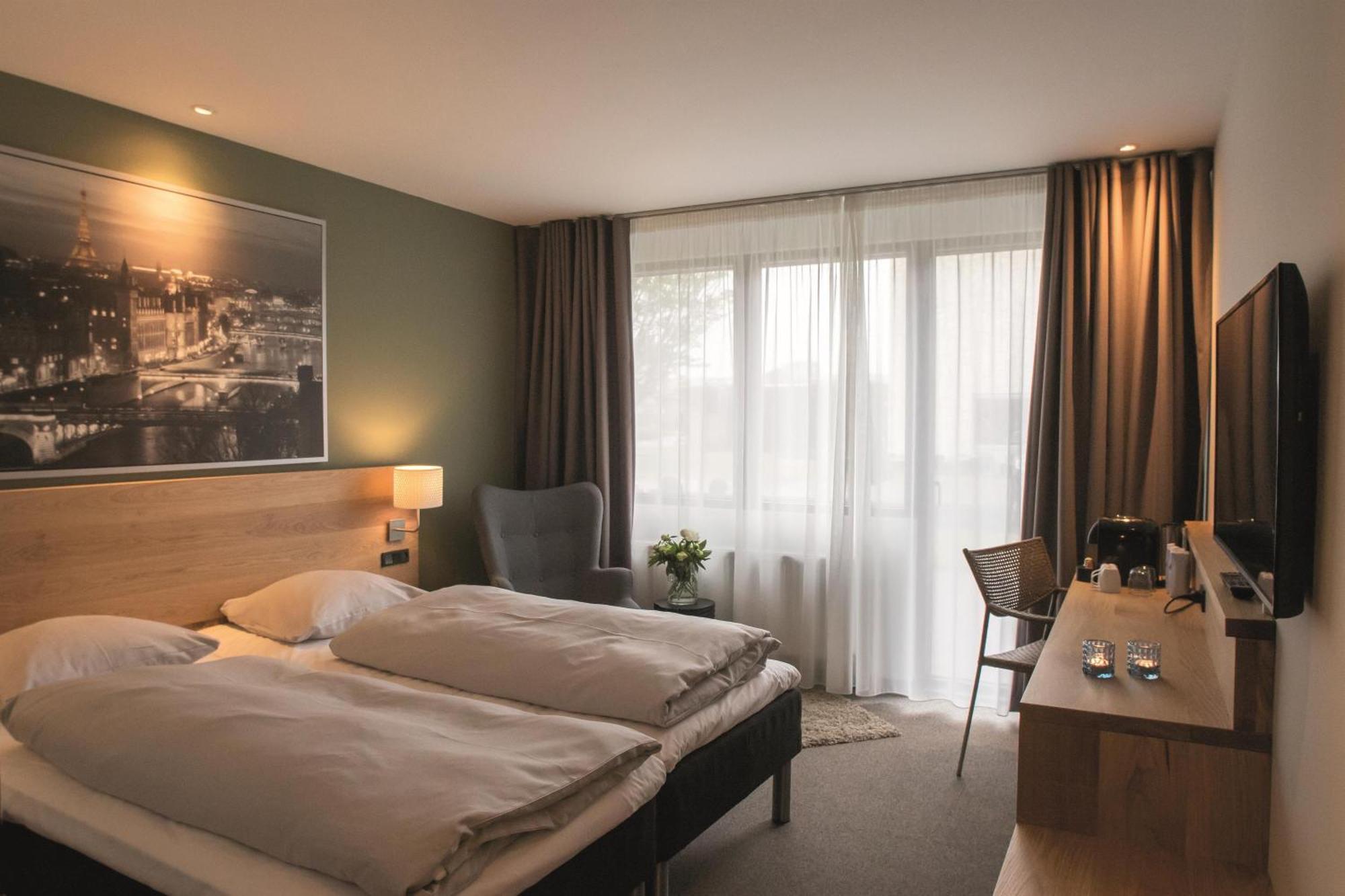Hotel 6400 3*