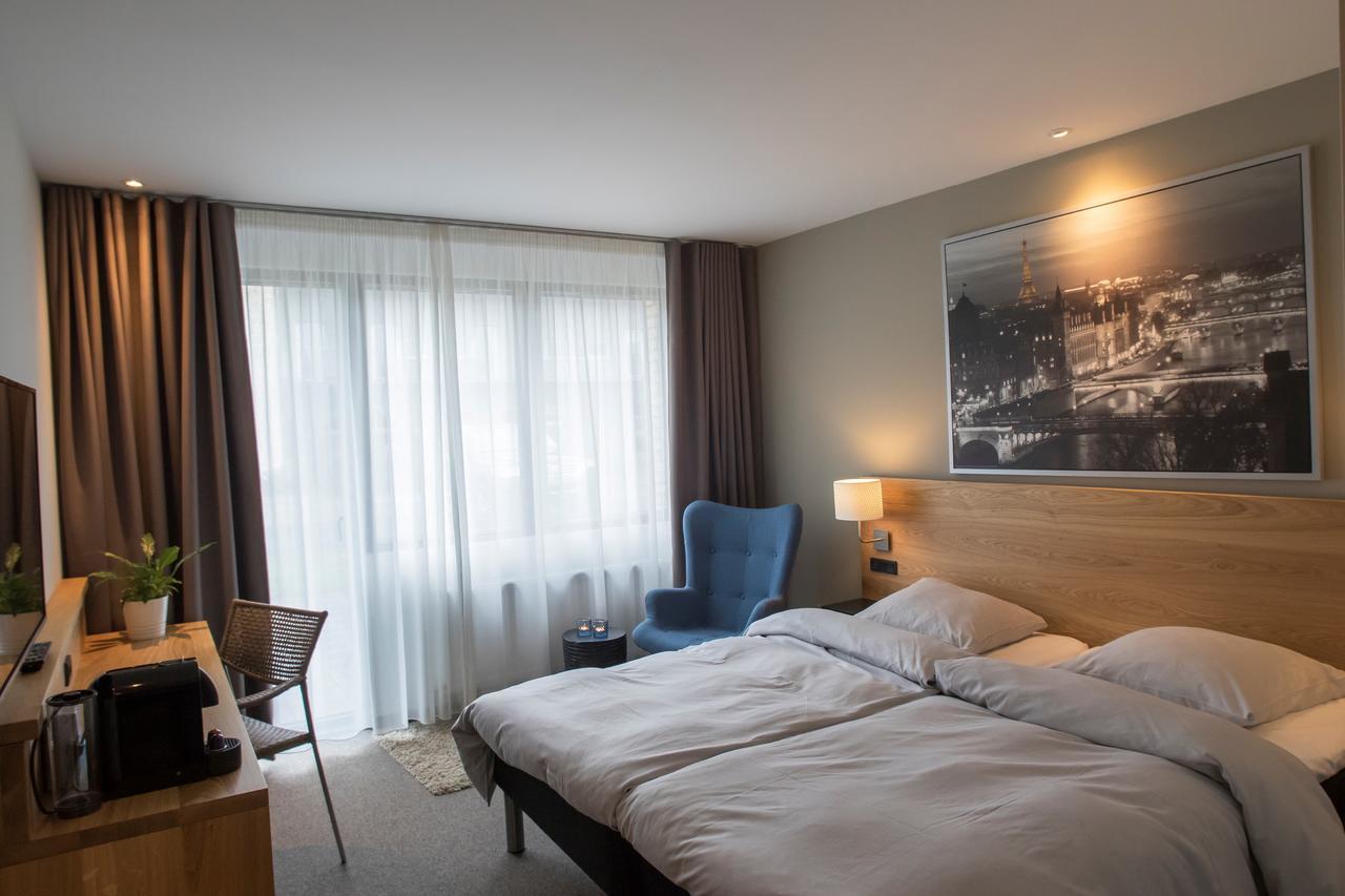 Hotel 6400 3*