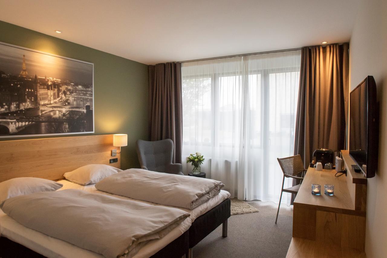 Hotel 6400 3*